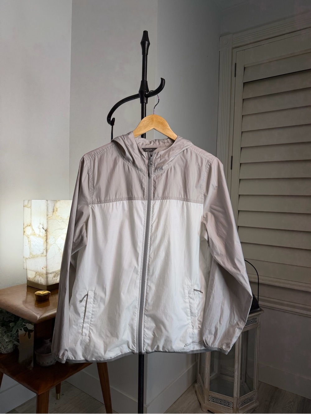 Eddie Bauer L Windbreaker Jacket Gray Hiking Outdoors Full Zip Rain Shell w Hood